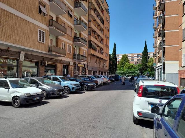 Box / Garage in vendita a Roma RM