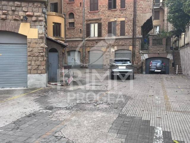Box / Garage in vendita a Roma RM