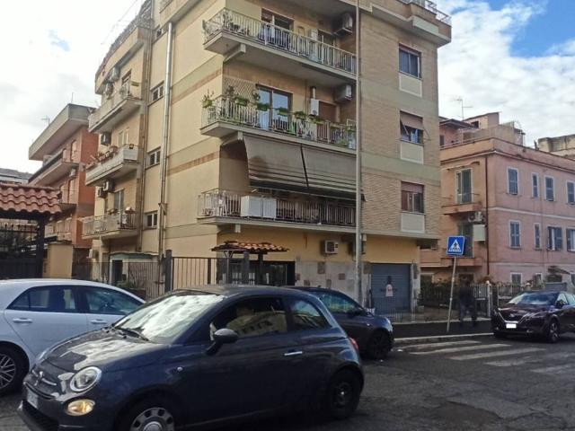 Box / Garage in vendita a Roma RM