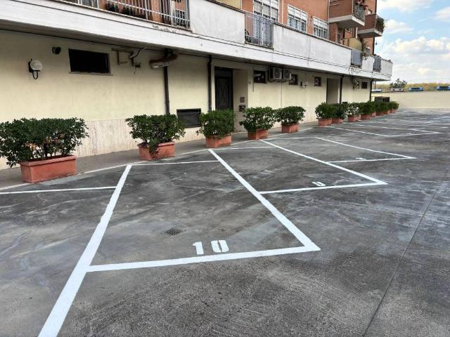 Box / Garage in vendita a Roma RM