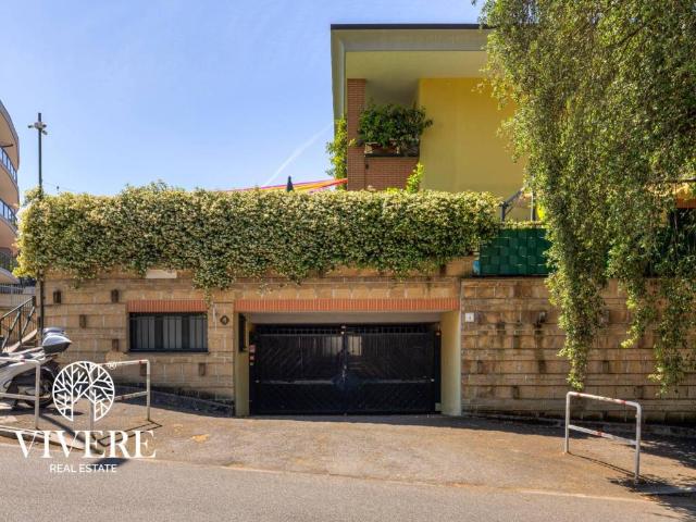 Box / Garage in vendita a Roma RM