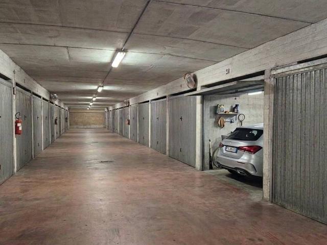 Box / Garage in vendita a Roma RM