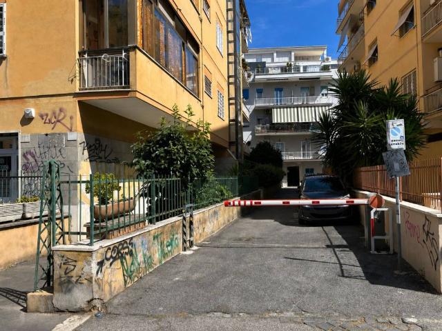 Box / Garage in vendita a Roma RM