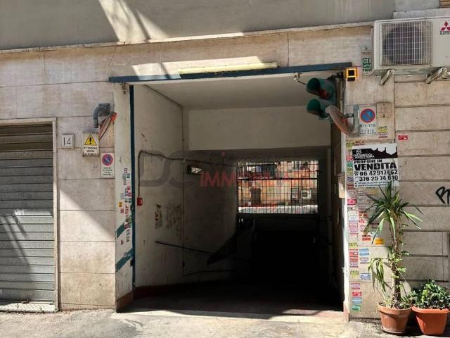 Box / Garage in vendita a Roma RM