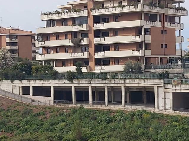 Box / Garage in vendita a Roma RM