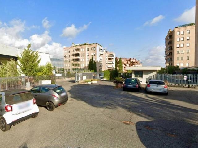 Box / Garage in vendita a Roma RM
