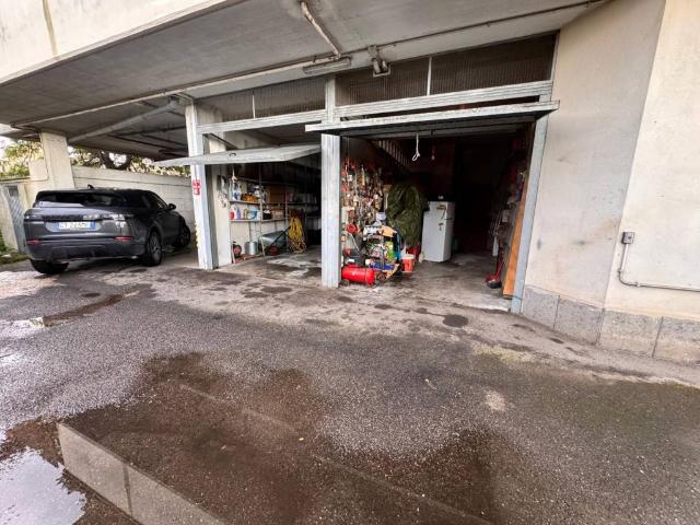 Box / Garage in vendita a Roma RM