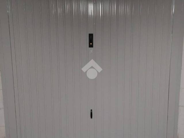 Box / Garage in vendita a Roma RM