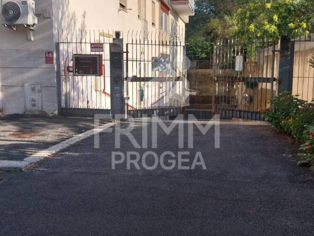 Box / Garage in vendita a Roma RM