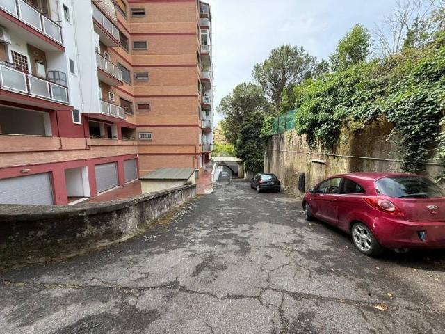 Box / Garage in vendita a Roma RM