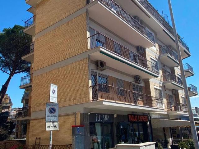 Box / Garage in vendita a Roma RM