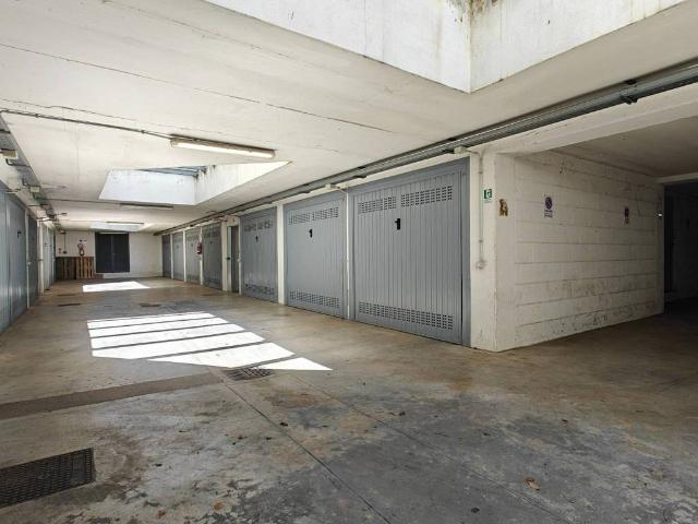 Box / Garage in vendita a Roma RM