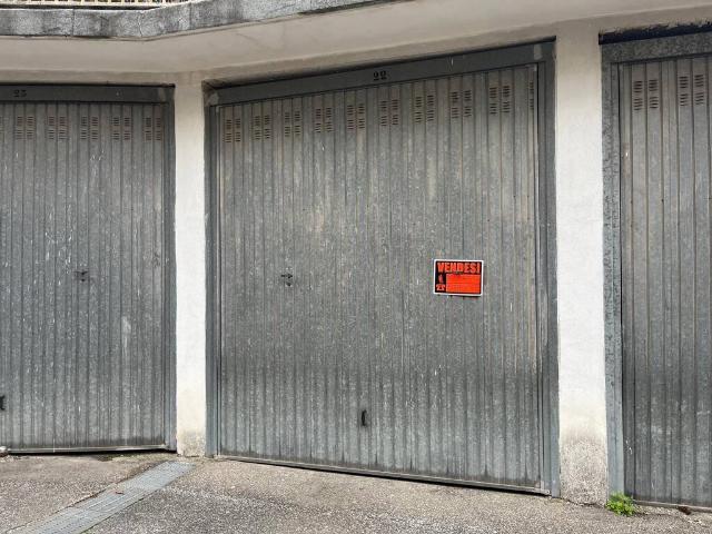 Box / Garage in vendita a Roma RM
