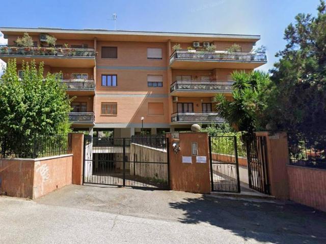 Box / Garage in vendita a Roma RM