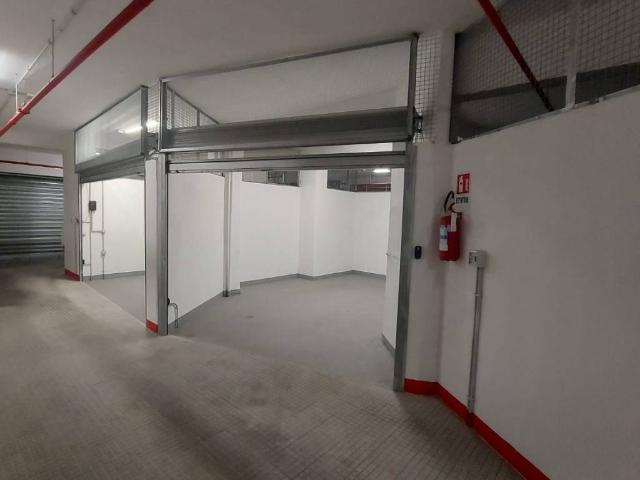 Box / Garage in vendita a Roma RM