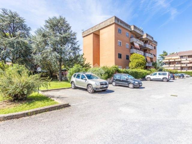 Box / Garage in vendita a Roma RM