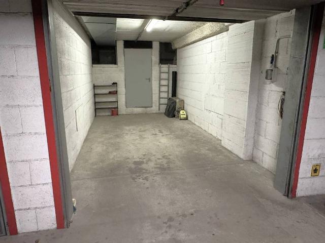 Box / Garage in vendita a Roma RM