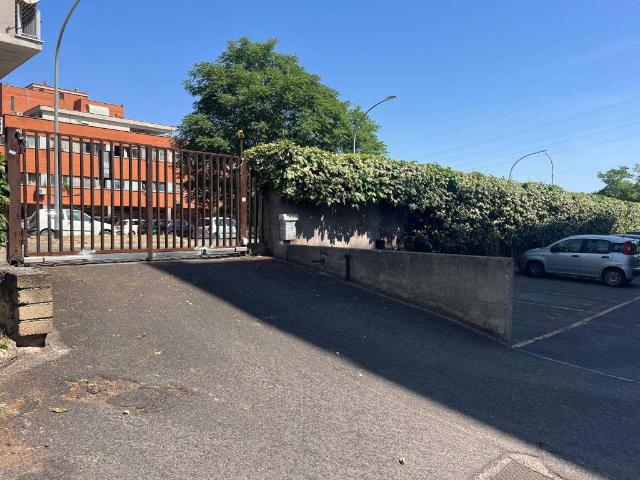 Box / Garage in vendita a Roma RM