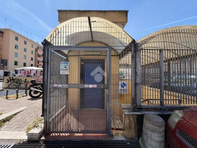 Box / Garage in vendita a Roma RM