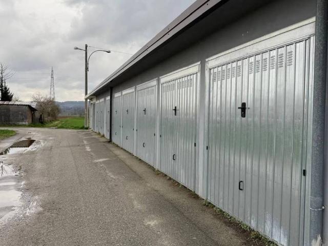 Box / Garage in vendita a Romano Canavese TO