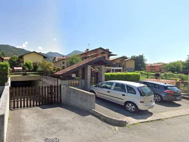 Box / Garage in vendita a Rovetta BG