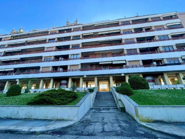 Box / Garage in vendita a Rozzano MI
