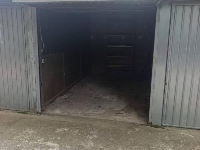 Box / Garage in vendita a Scandicci FI
