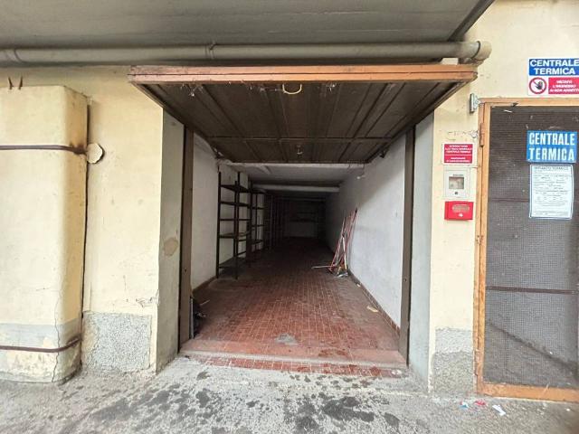 Box / Garage in vendita a Scandicci FI
