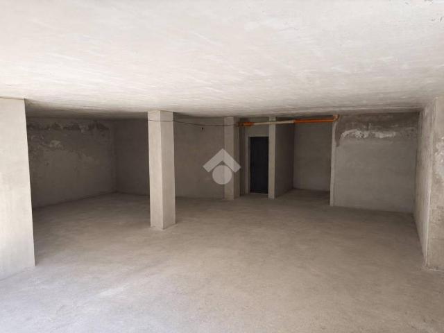 Box / Garage in vendita a Sant'Arpino CE