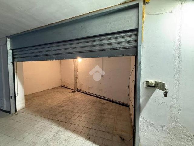 Box / Garage in vendita a Santeramo in Colle BA