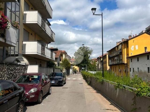 Box / Garage in vendita a San Giuliano Milanese MI