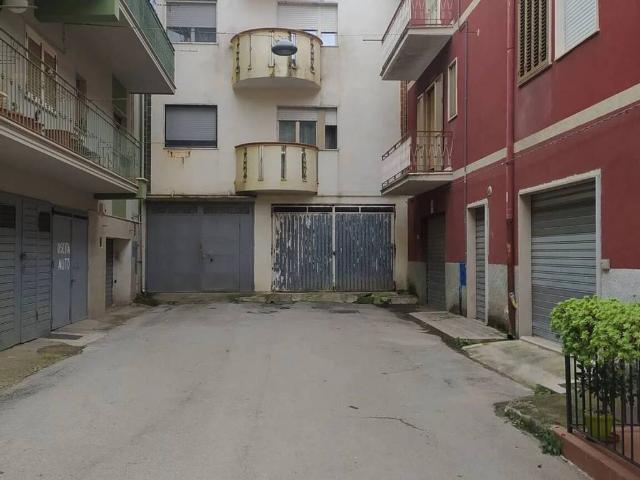 Box / Garage in vendita a San Marco in Lamis FG