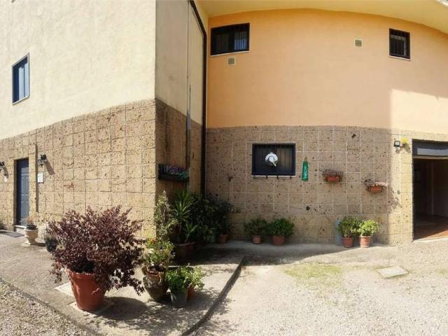 Box / Garage in vendita a San Nicola Manfredi BN
