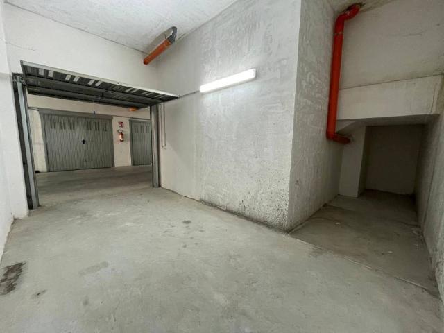 Box / Garage in vendita a San Nicola la Strada CE