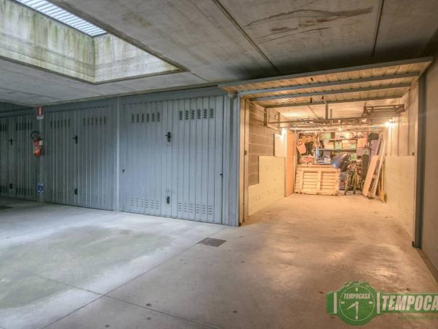 Box / Garage in vendita a Senago MI