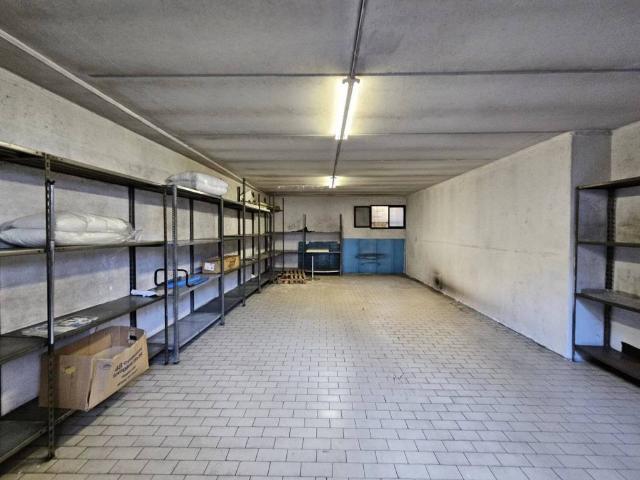 Box / Garage in vendita a Senago MI
