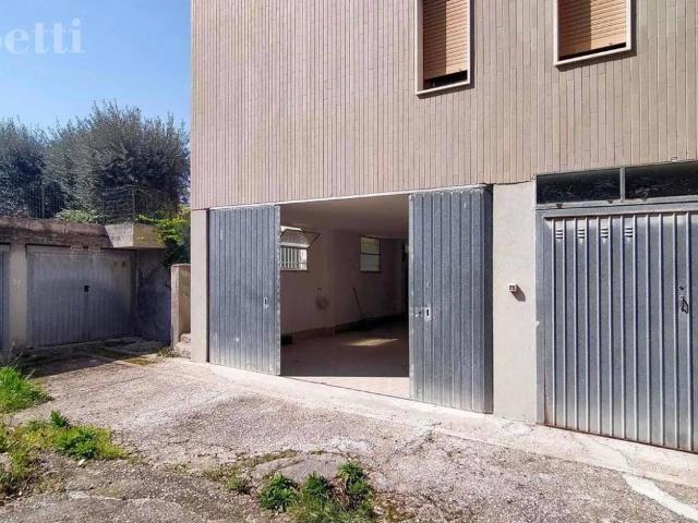 Box / Garage in vendita a Senigallia AN