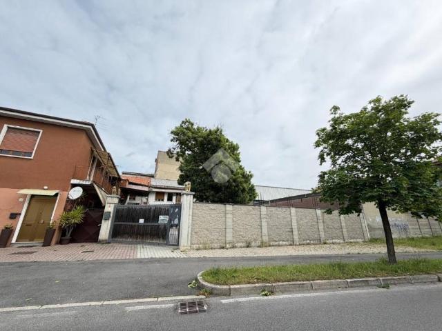 Box / Garage in vendita a Seregno MB