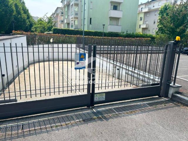 Box / Garage in vendita a Seriate BG