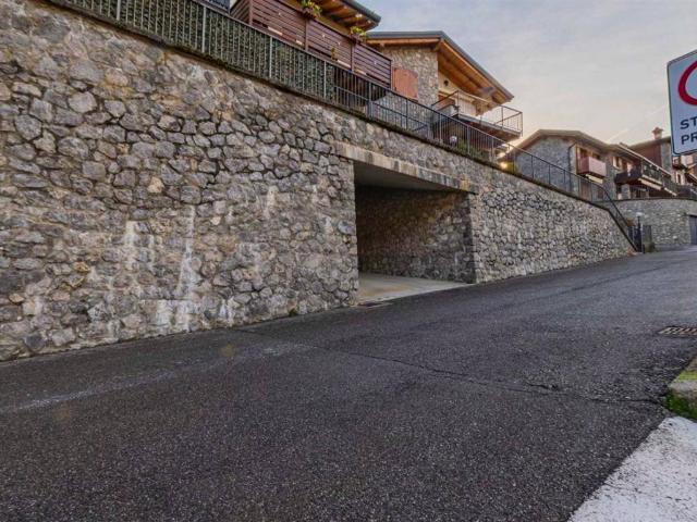 Box / Garage in vendita a Serina BG