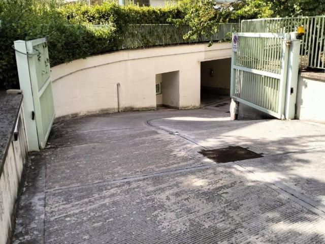 Box / Garage in vendita a Sesto Fiorentino FI