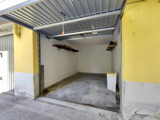 Box / Garage in vendita a Sesto Fiorentino FI