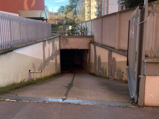 Box / Garage in vendita a Sesto San Giovanni MI