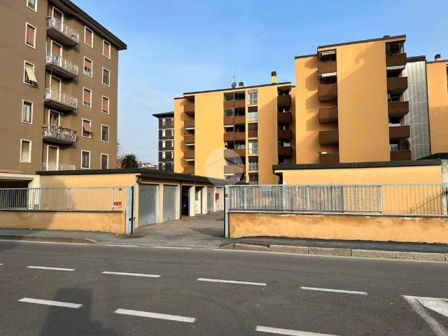 Box / Garage in vendita a Settimo Milanese MI
