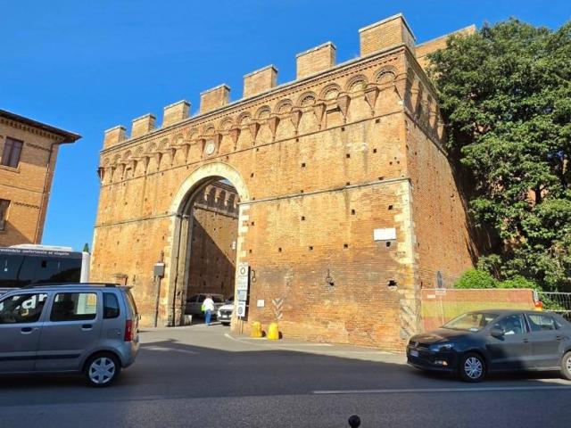 Box / Garage in vendita a Siena SI