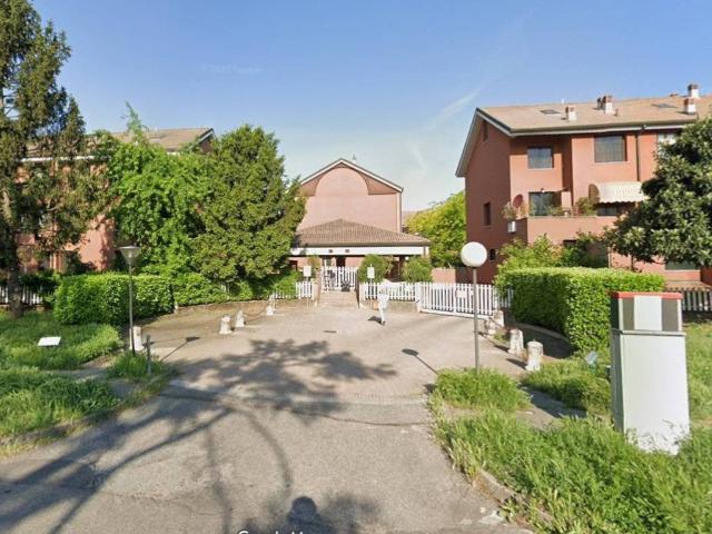 Box / Garage in vendita a Solaro MI