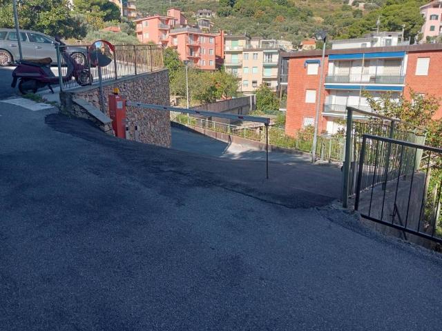 Box / Garage in vendita a Spotorno SV
