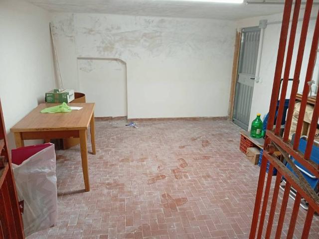 Box / Garage in vendita a Sperlonga LT