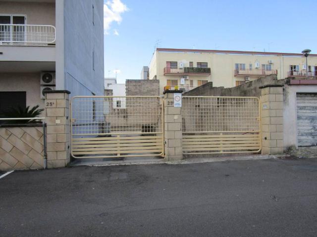 Box / Garage in vendita a Statte TA