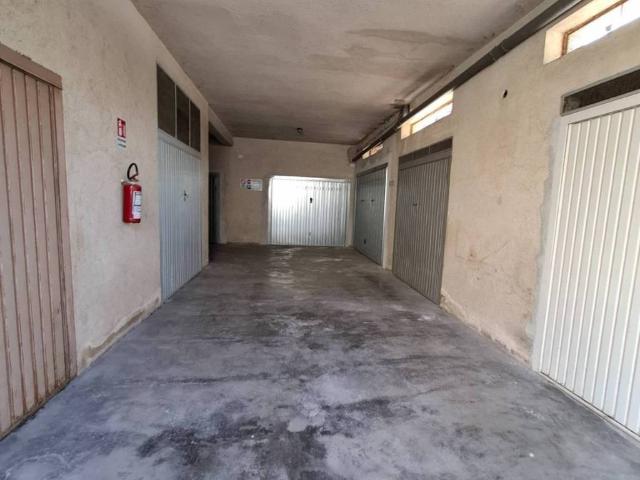 Box / Garage in vendita a Sulmona AQ